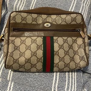 Vintage Gucci GG cross body